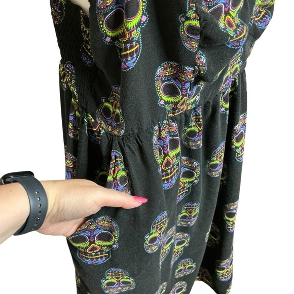 Torrid Black Skull Print Midi Dress Bowfront Challis Sundress Side Pockets Sz 2X - Picture 6 of 16
